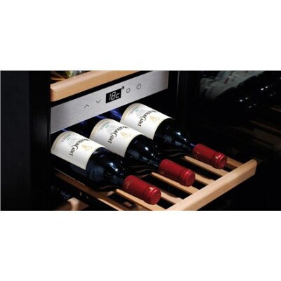 Caso Wine cooler WineChef Pro 40 Showcase, Bottles capacity 40, Cooling type COMPRESSOR TECHNOLOGY, Silver